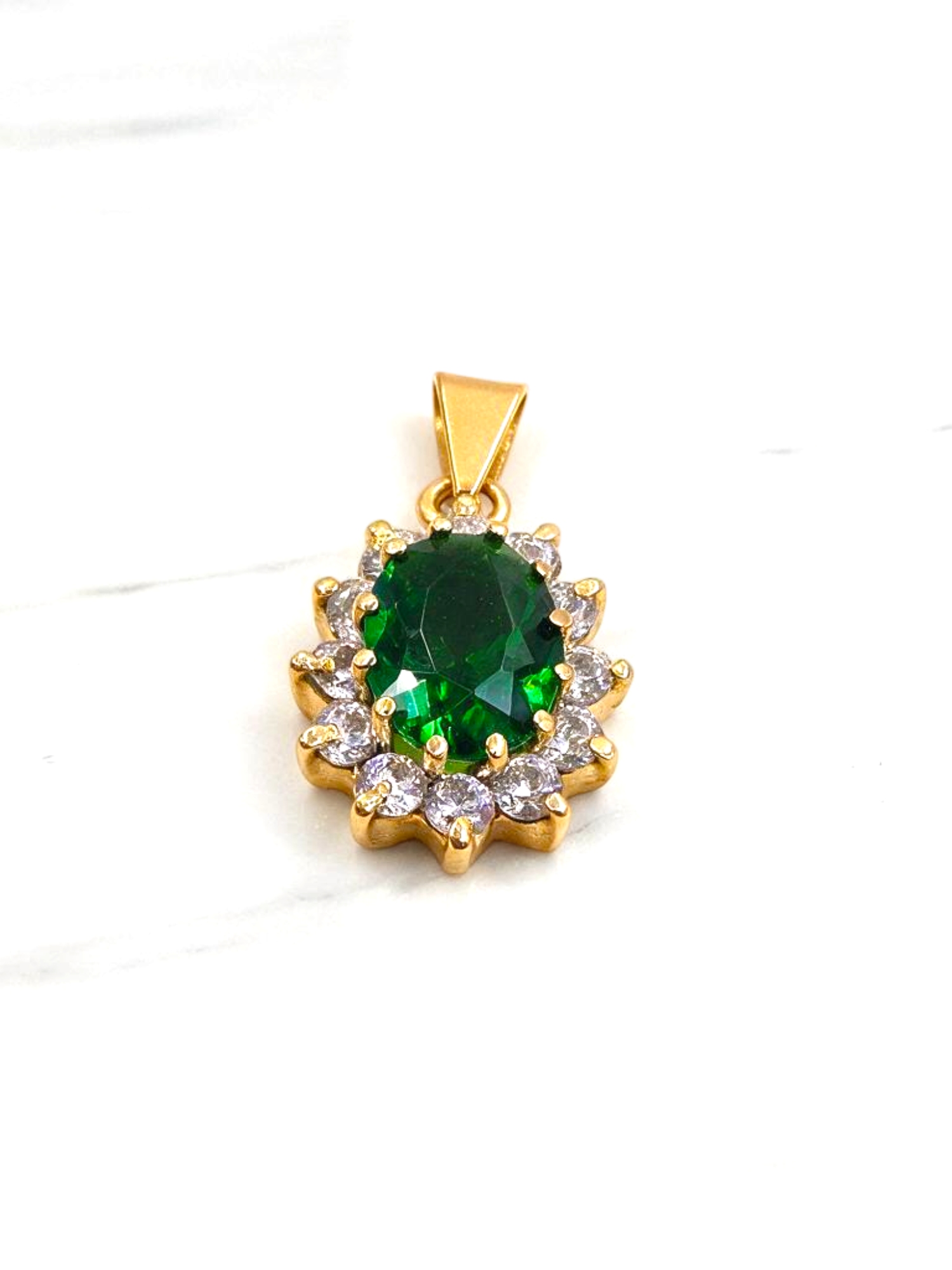 Colgante reina circónes y esmeralda grande Oro 18k 5