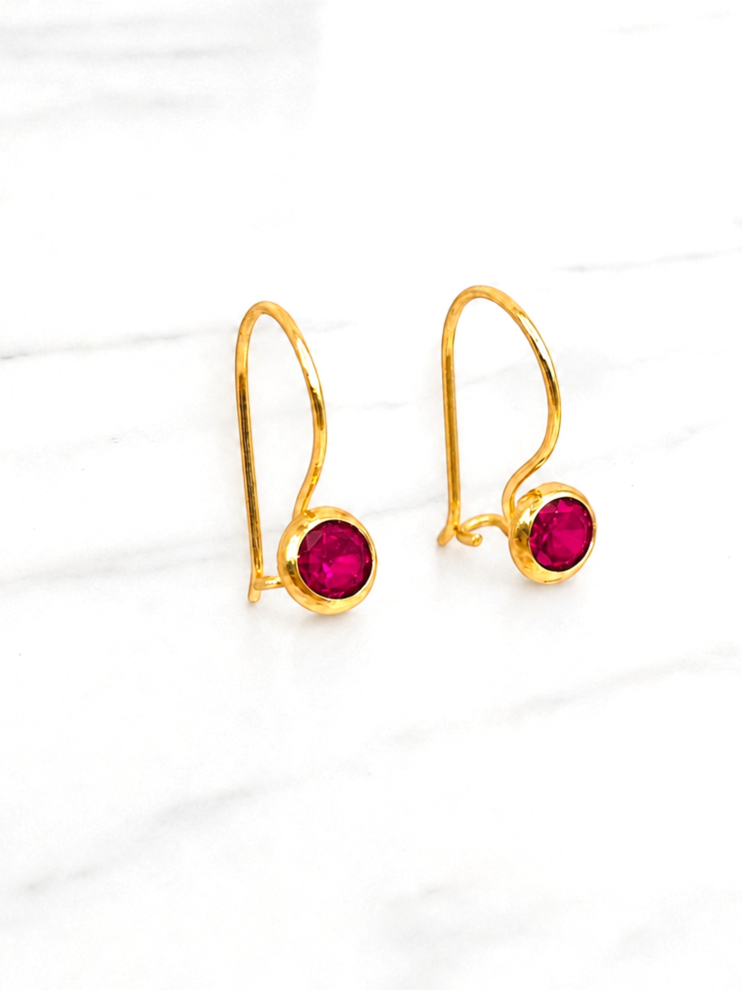 Aros rubí con gancho Oro 18k 3