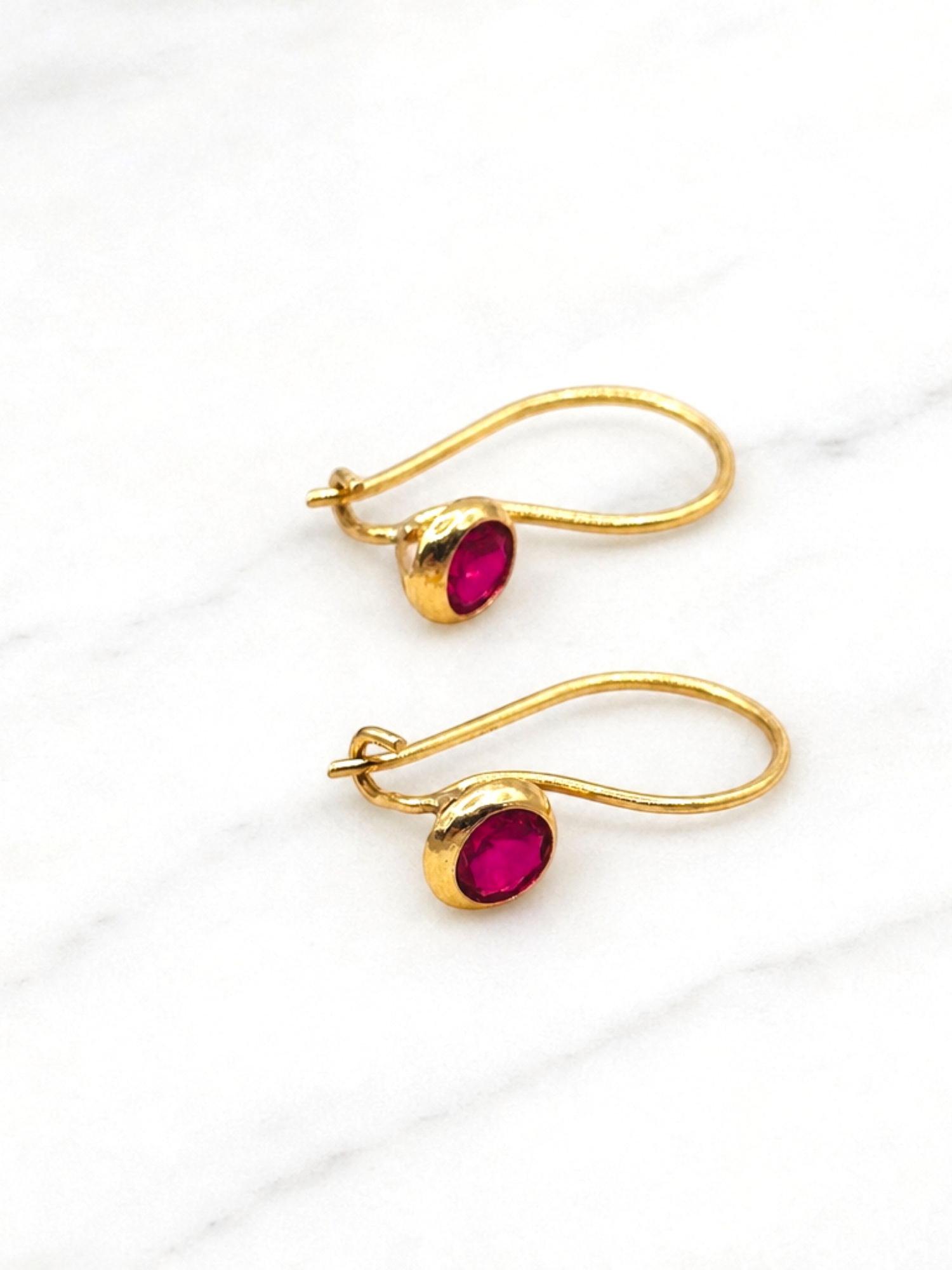Aros rubí con gancho Oro 18k 4