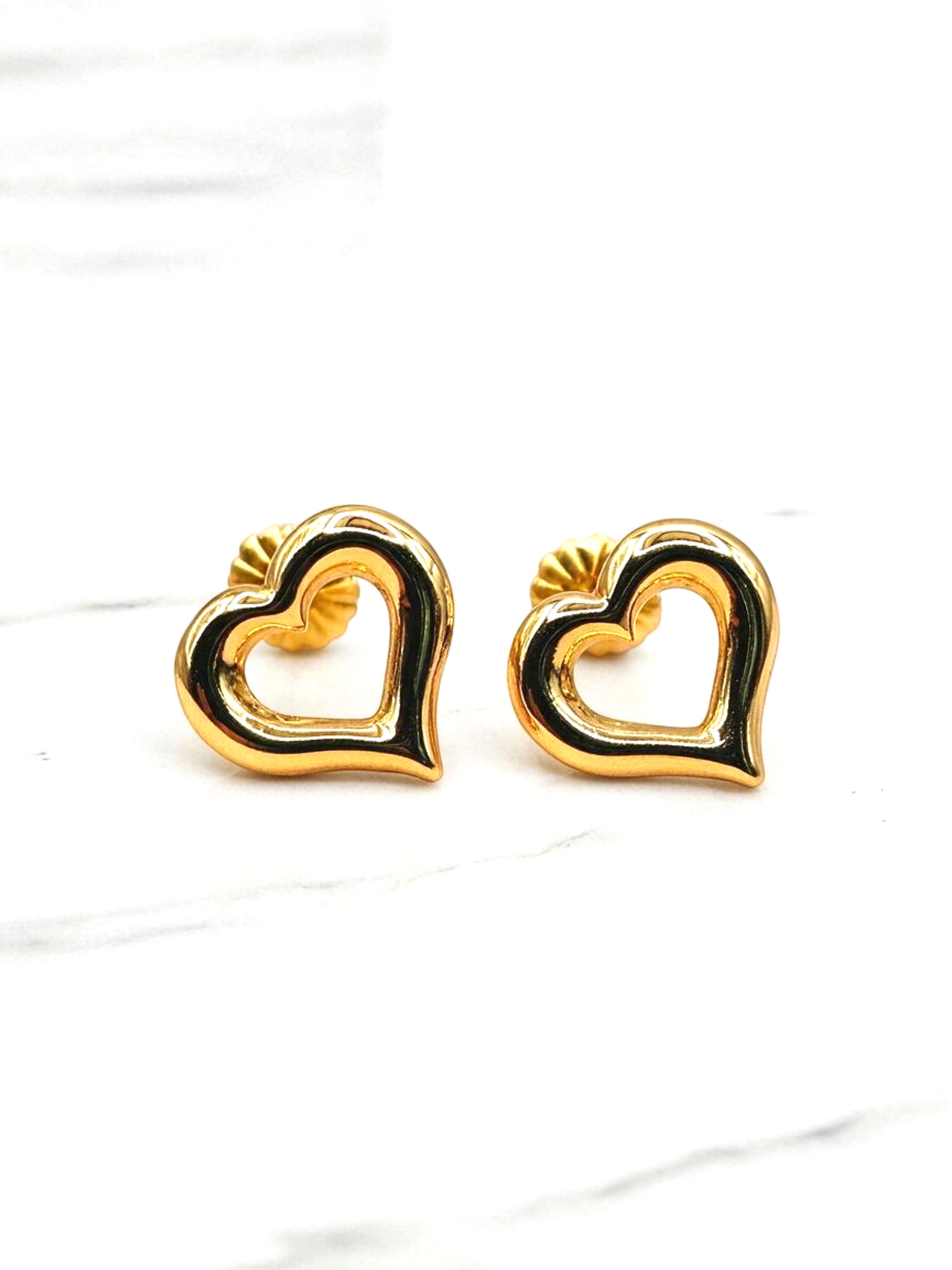 Aros silueta corazón 1.2 cm Oro 18k  2