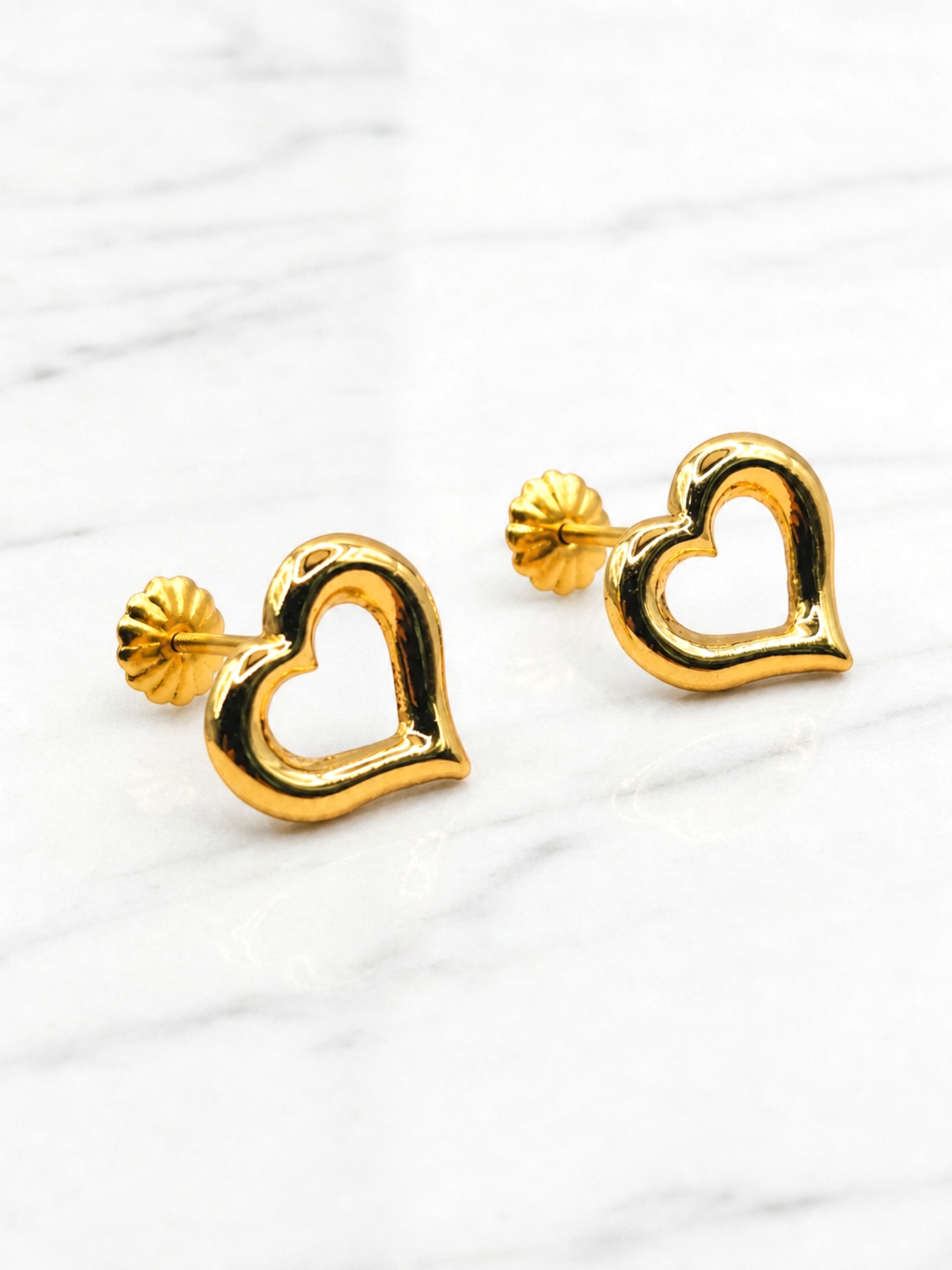 Aros silueta corazón 1.2 cm Oro 18k  4