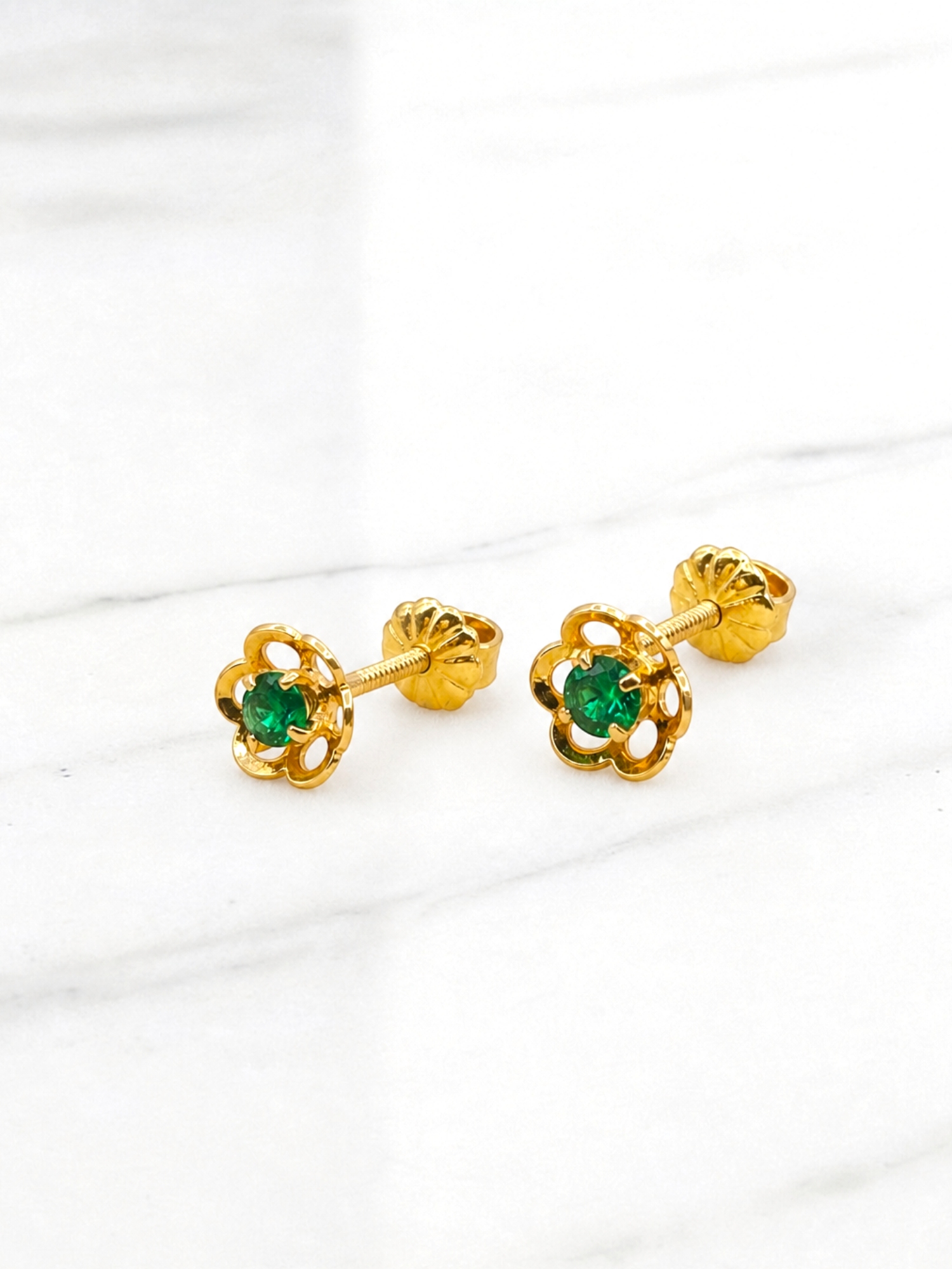 Aros flores esmeralda Oro 18k 3