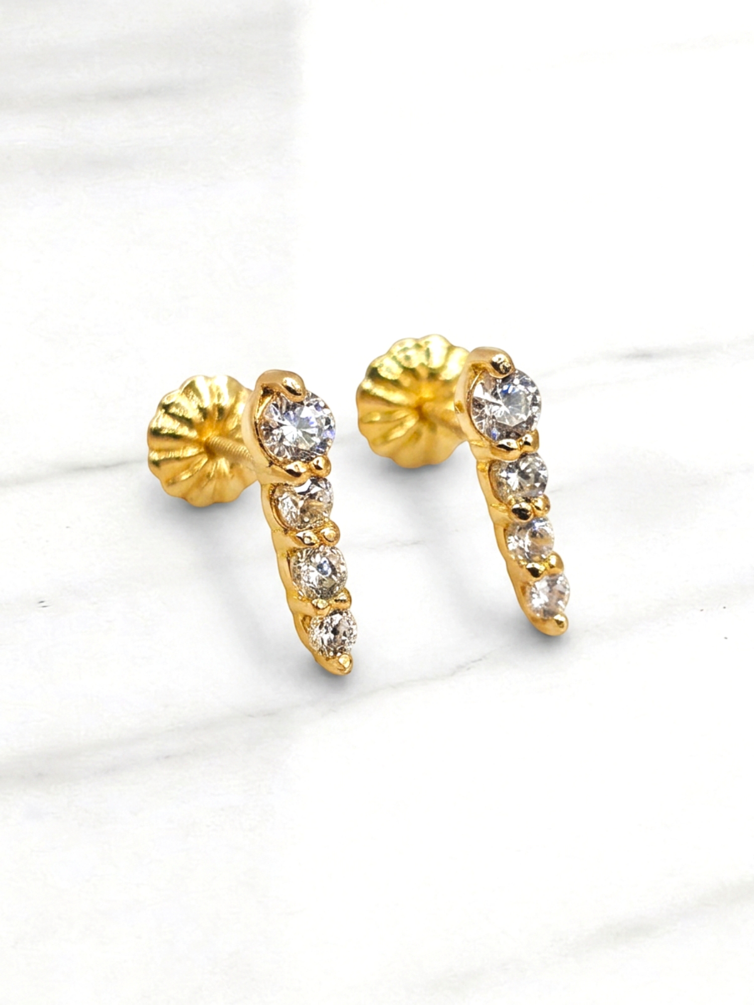 Aros reina circones Oro 18k 1