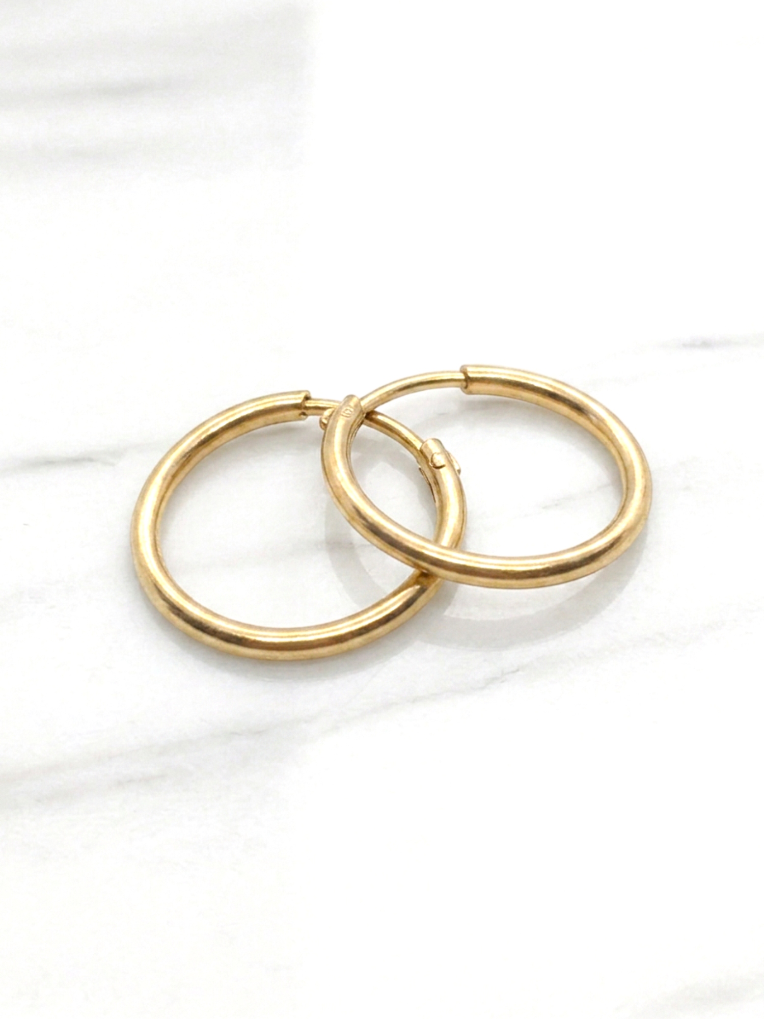 Aros tubo sin gancho chicos Oro 18k 3