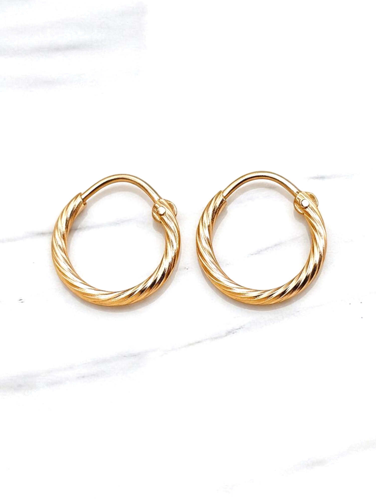 Aros argollas satinadas Oro 18k 5