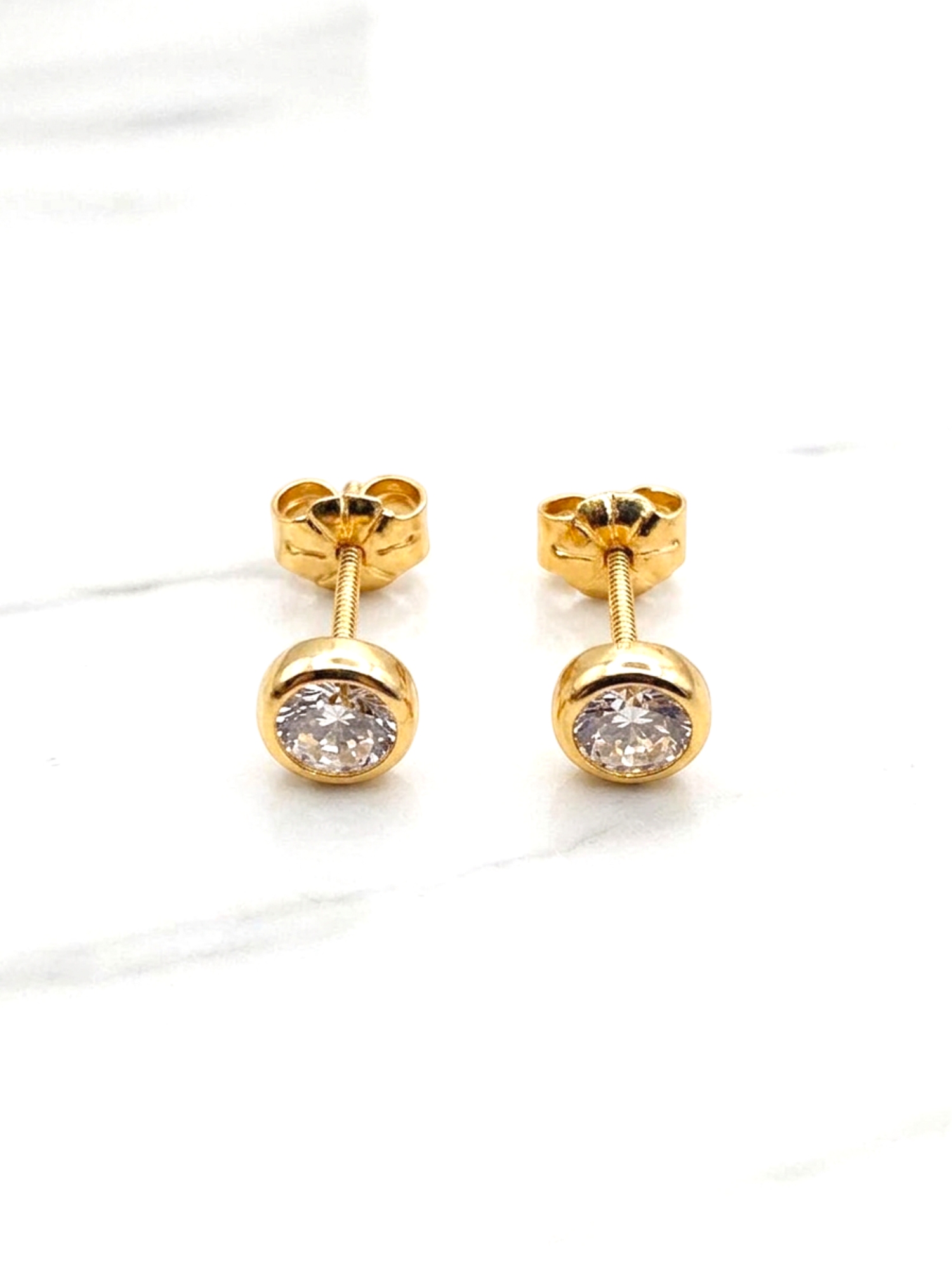 Aros redondos luz circon 6 mm Oro 18k  1