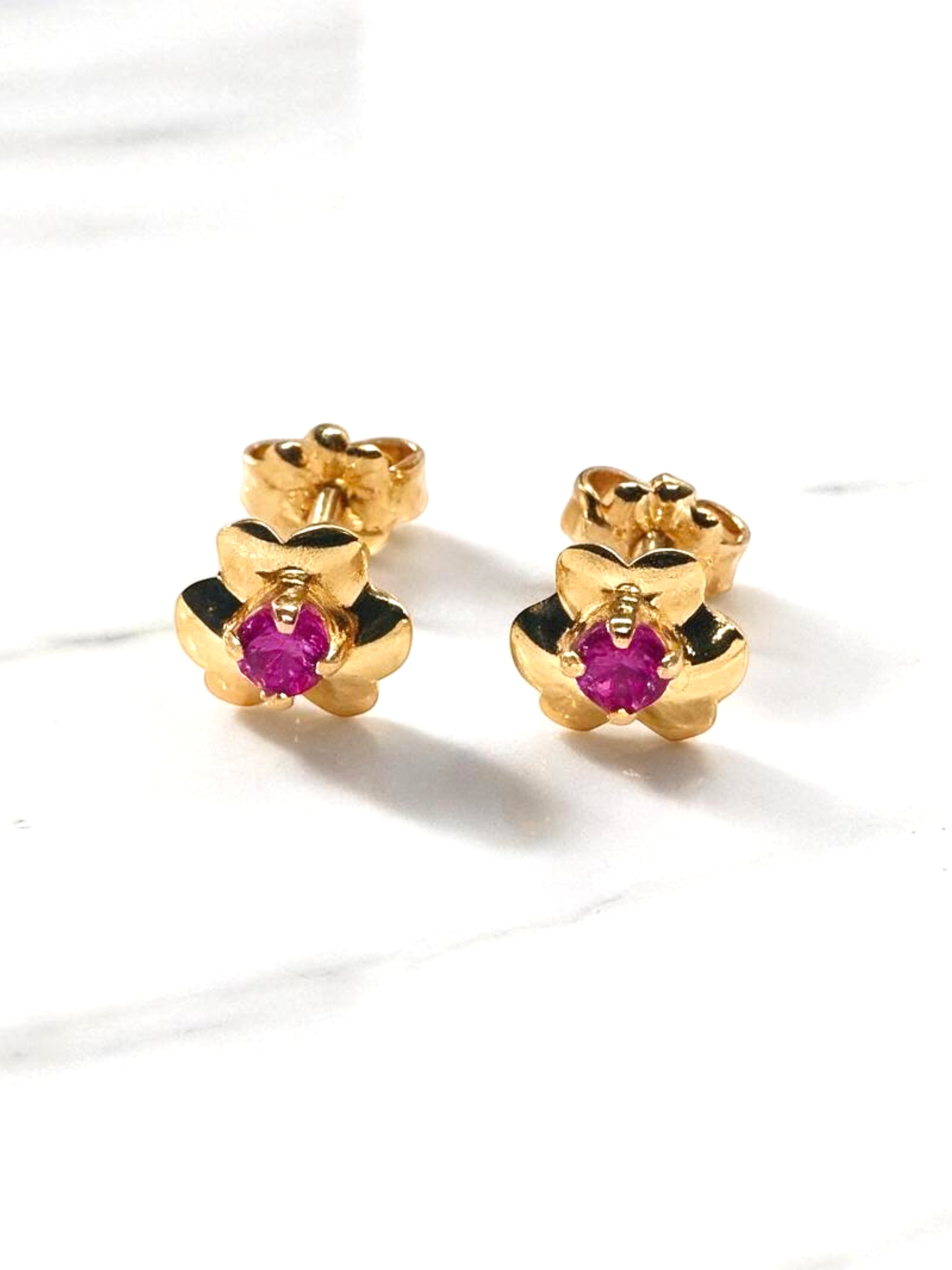 Aros trébol rubí medianos Oro 18k 4