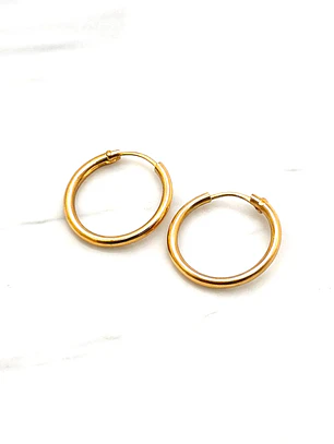 Aros tubo sin gancho medianos Oro 18k