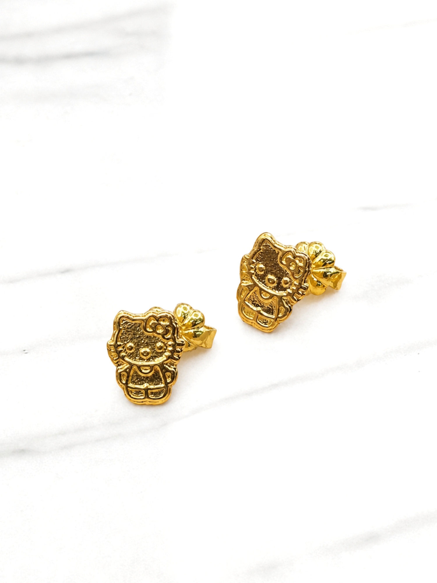 Aros Hello Kitty 9 mm Oro 18k  3