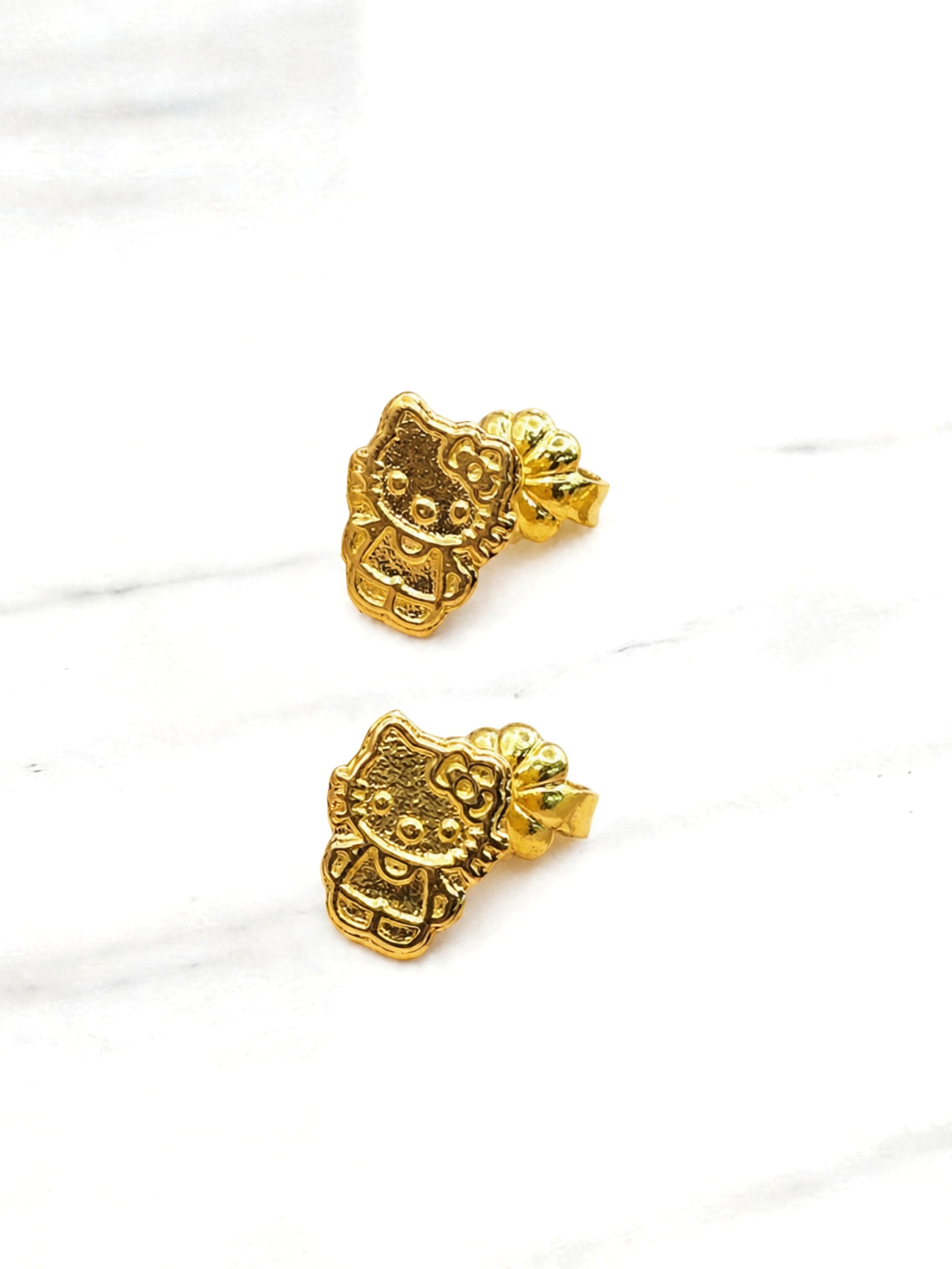 Aros Hello Kitty 9 mm Oro 18k  5