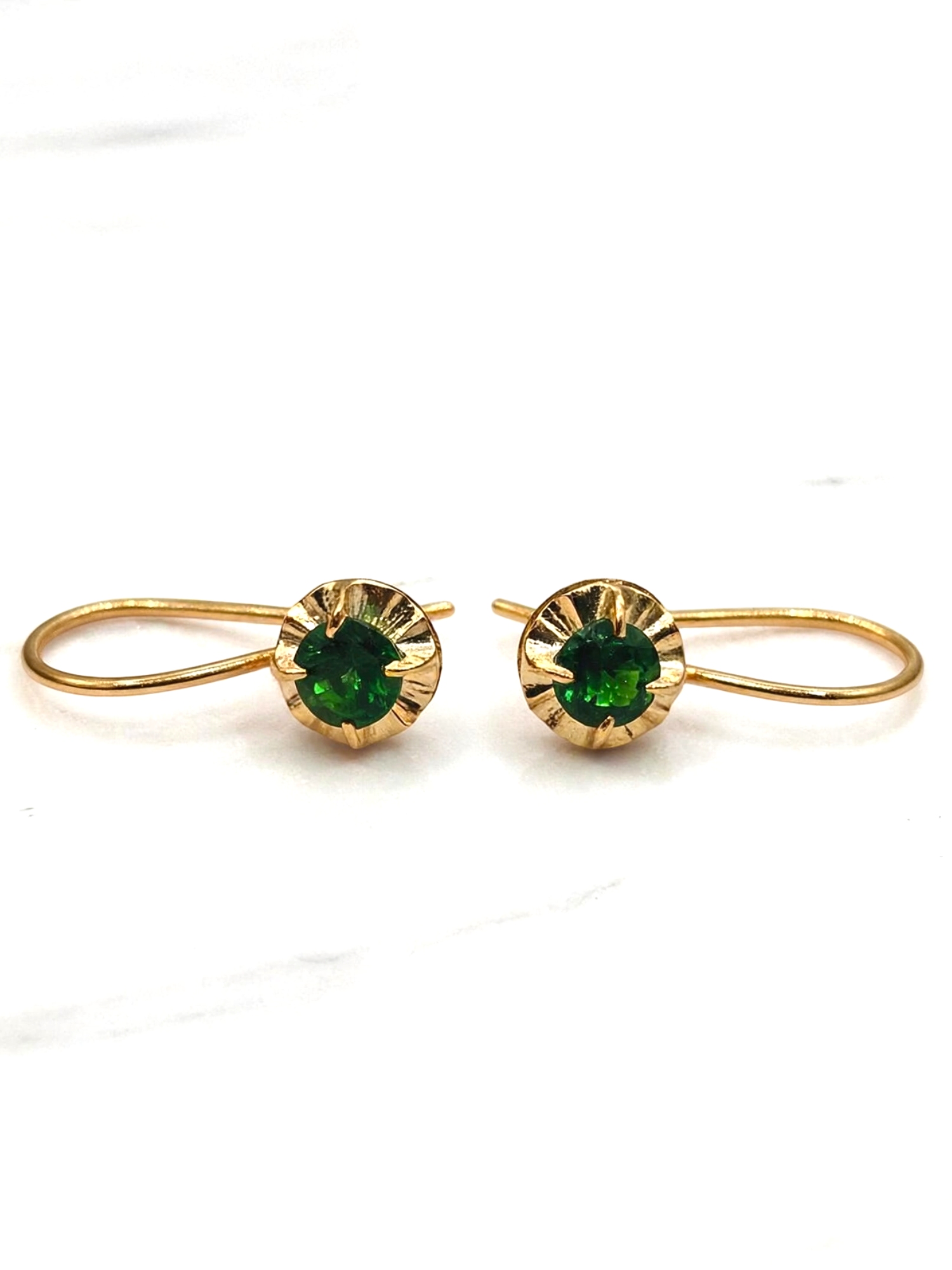 Aros chaton con gancho esmeralda Oro 18k 4