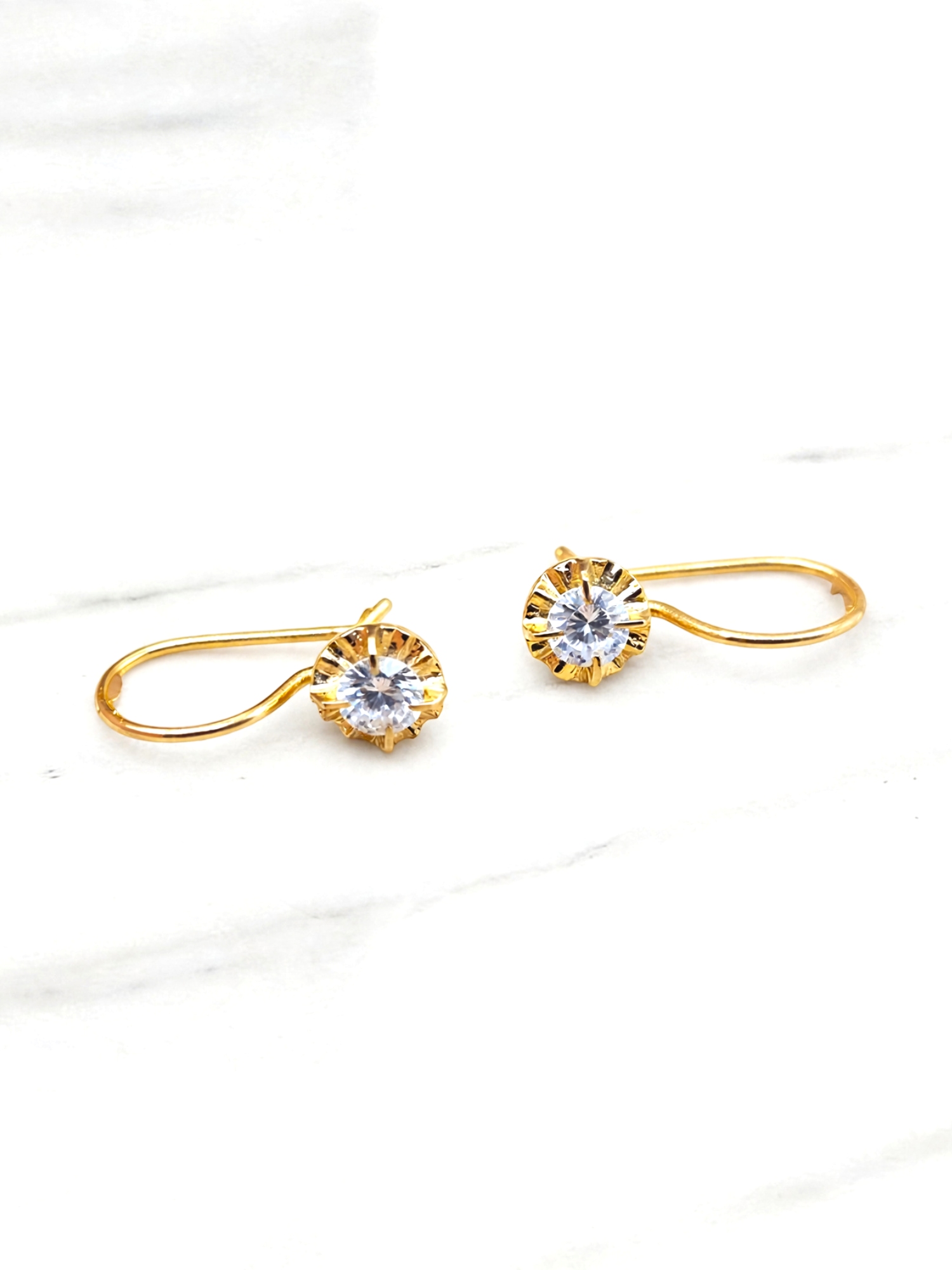 Aros chaton con gancho circón Oro 18k 3