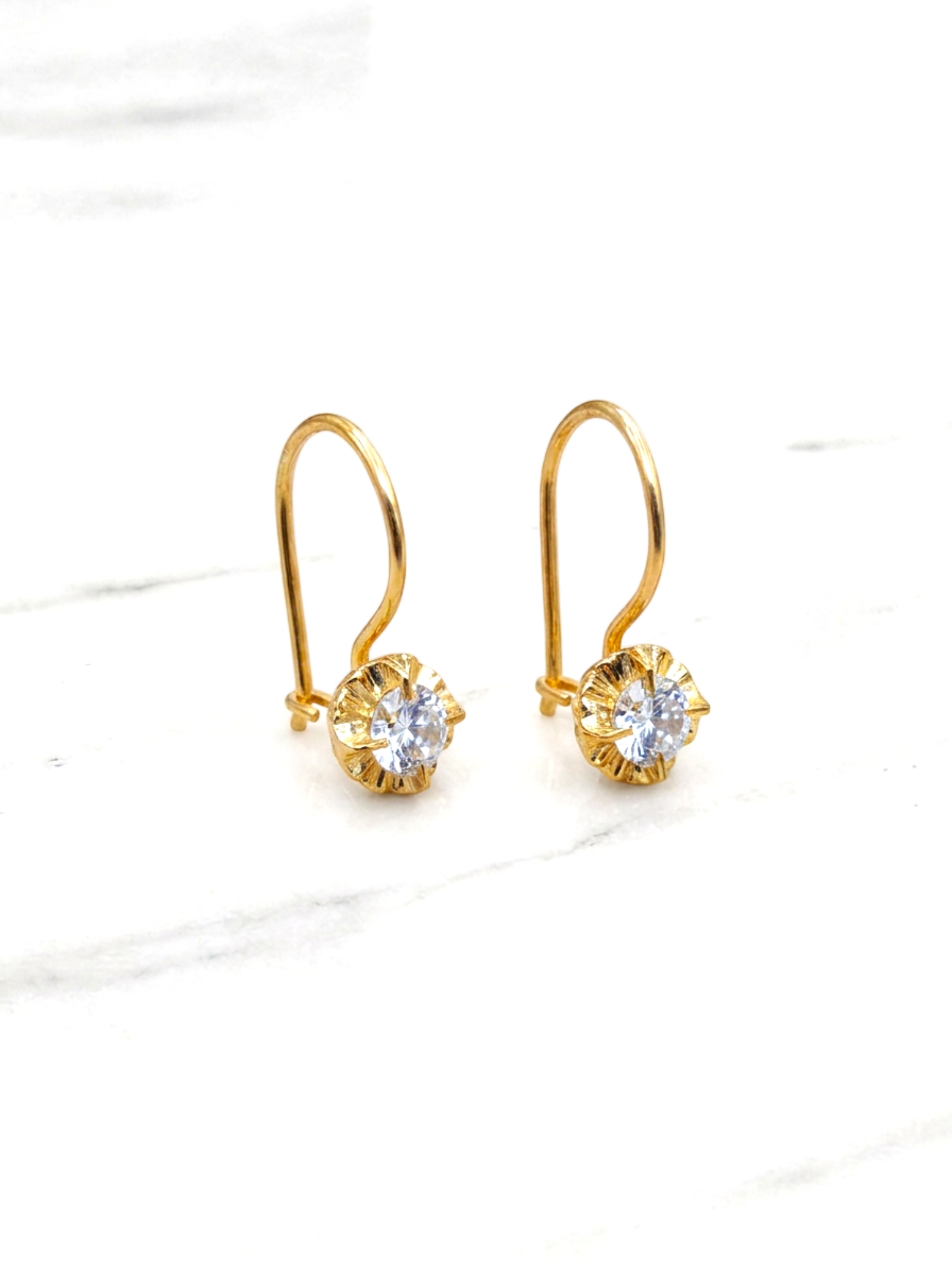 Aros chaton con gancho circón Oro 18k 1