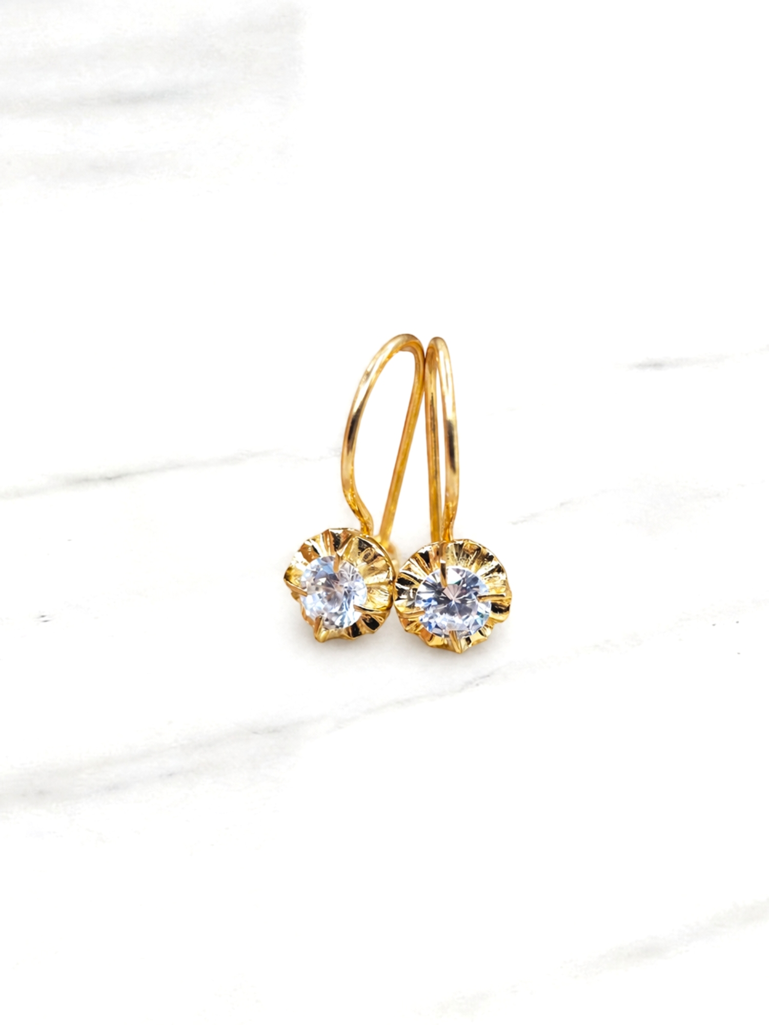 Aros chaton con gancho circón Oro 18k 4