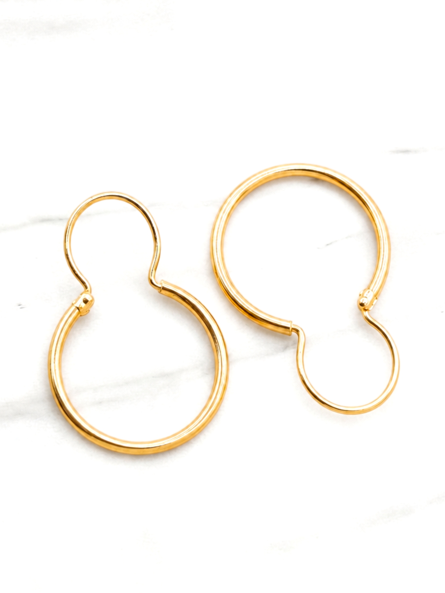 Aros argolla con gancho medianos Oro 18k 3