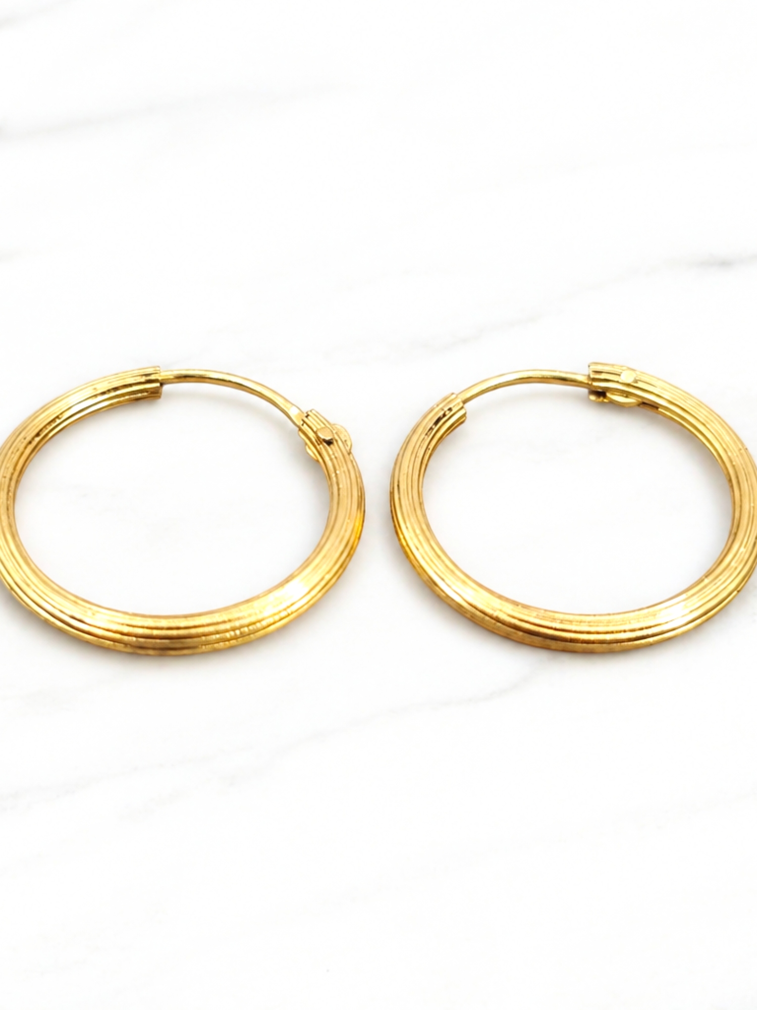 Aros argolla tallada 1.9 cm Oro 18k  5