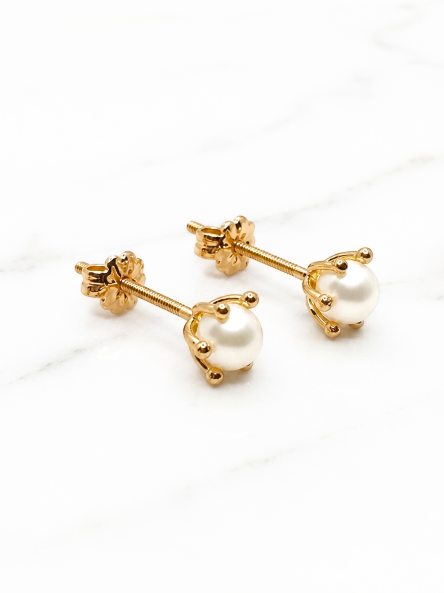 Aros pistilo perla cultivada medianos Oro 18k 1