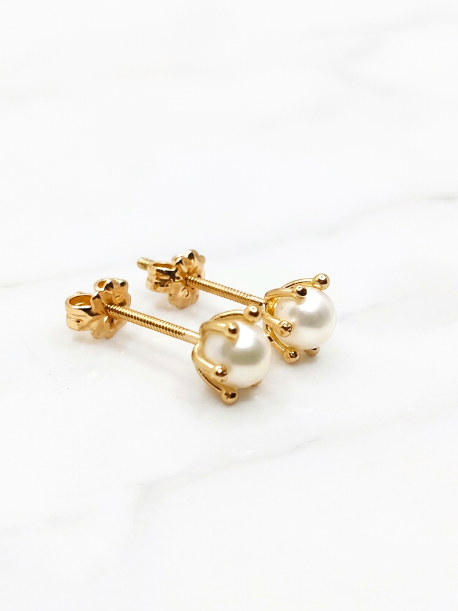 Aros pistilo perla cultivada medianos Oro 18k 4