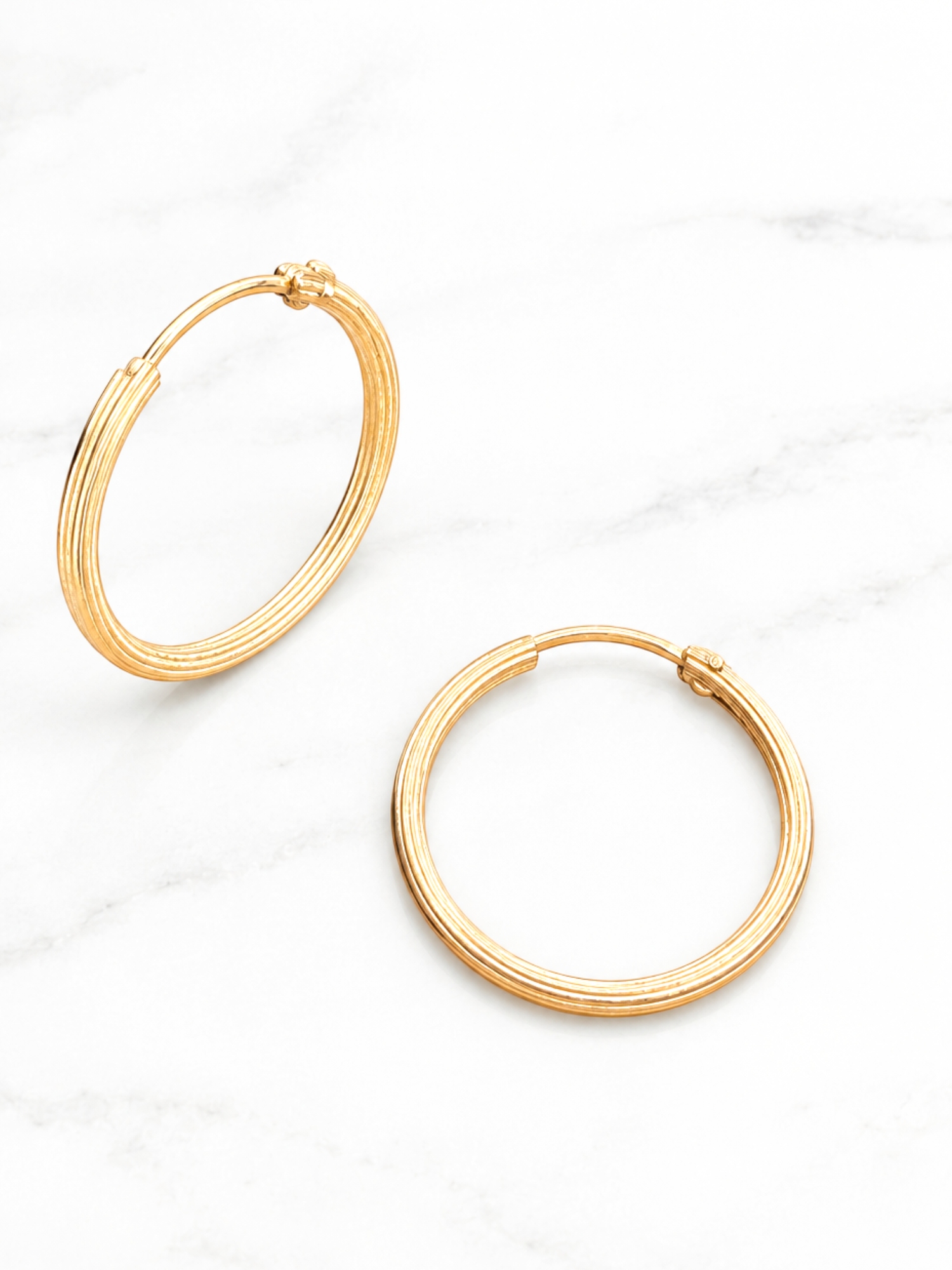 Aros argolla satinada 2 cm Oro 18k  4
