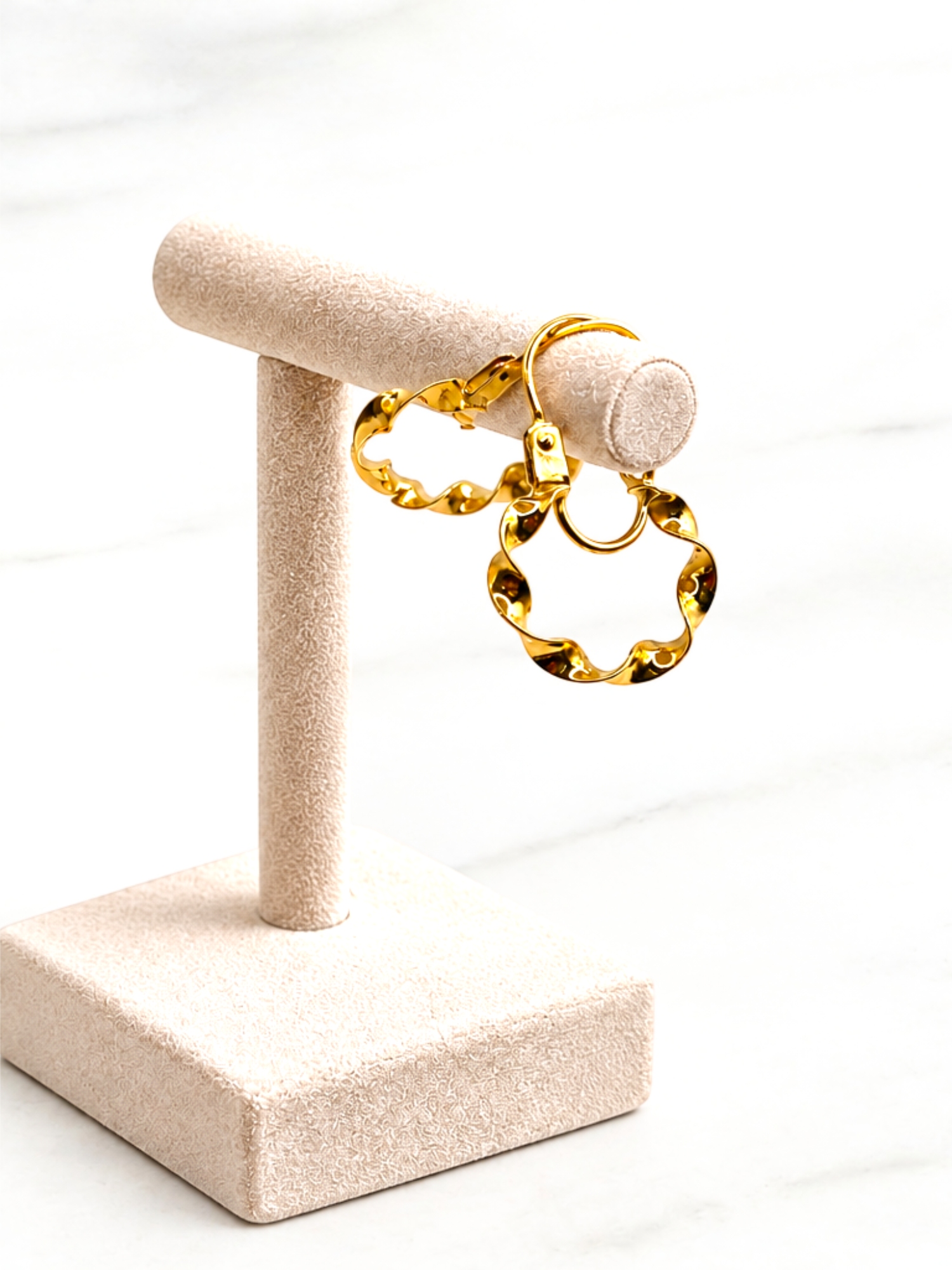 Aros argolla enroscada Oro 18k 2