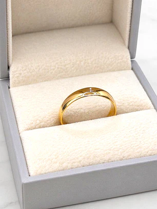 Argolla de matrimonio media caña 4 mm Oro 18k 