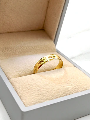 Argolla asterisco 4 mm Oro 18k