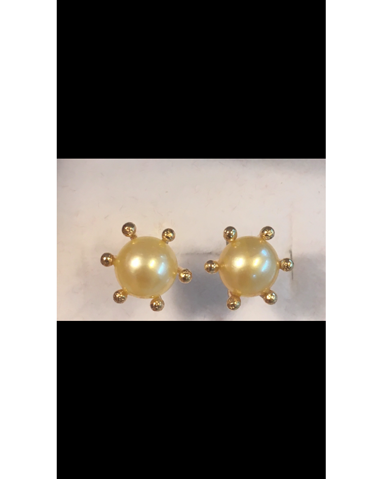 Aros pistilo perla cultivada 6 mm 2.2 grs Oro 18k