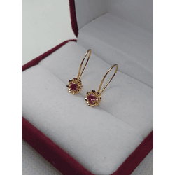 Aros con gancho flor rubí 1.2 grs Oro 18k