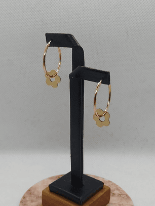 Aros tubo sin gancho con flores 3.3 grs Oro 18k