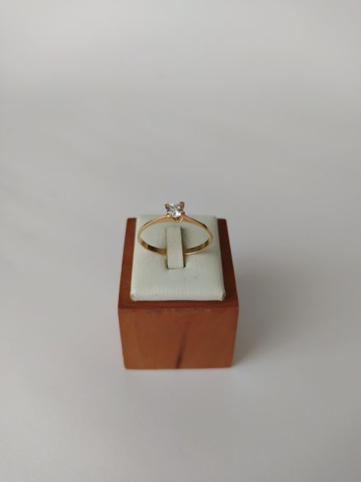 Anillo solitario circón 2.2 grs Oro 18k 3