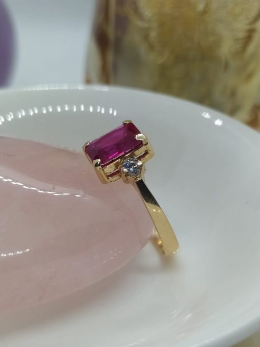Anillo rubí rectangular con circón al borde 3 grs Oro 18k 3