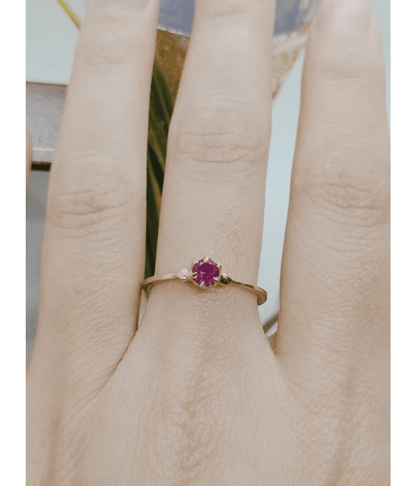 Anillo solitario rubí 2 grs Oro 18k