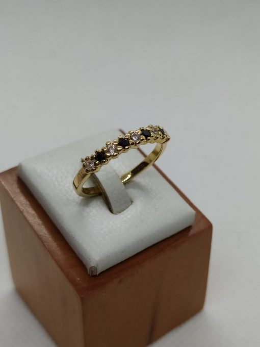 Anillo medio cintillo circón onix 3.3 grs Oro 18k 3