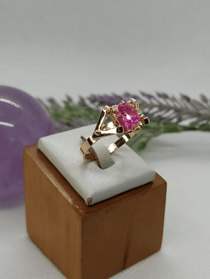 Anillo Chatón garra rosa de Francia 2.7 grs Oro 18k