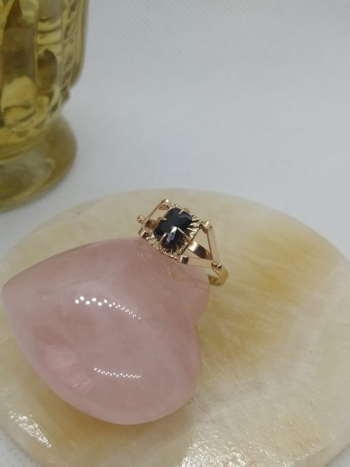 Anillo Chatón garra onix 2.7 grs Oro 18k 2