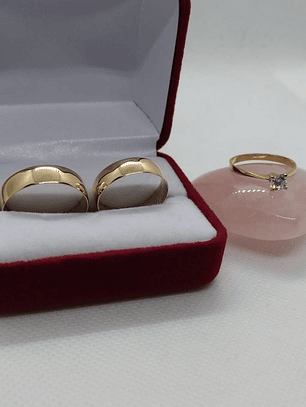 Argollas media caña 5 mm 5 grs más anillo de compromiso solitario circón 2 grs Oro 18k