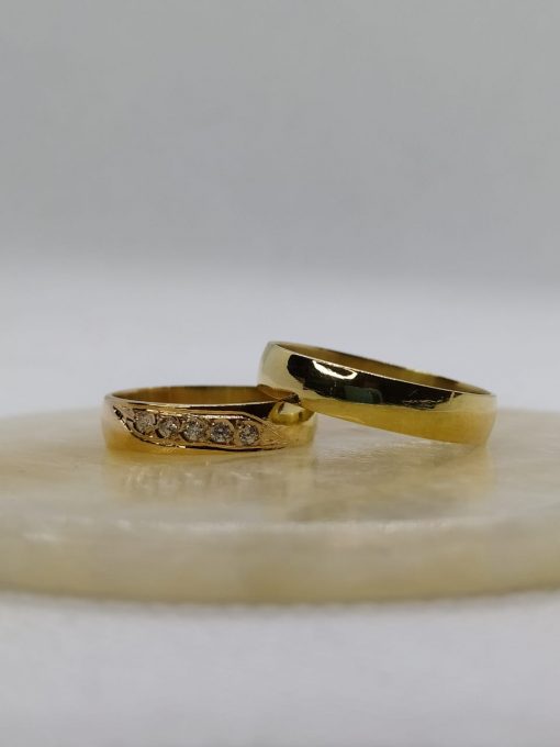 Argollas media caña 5 mm 8 grs Oro 18k 3