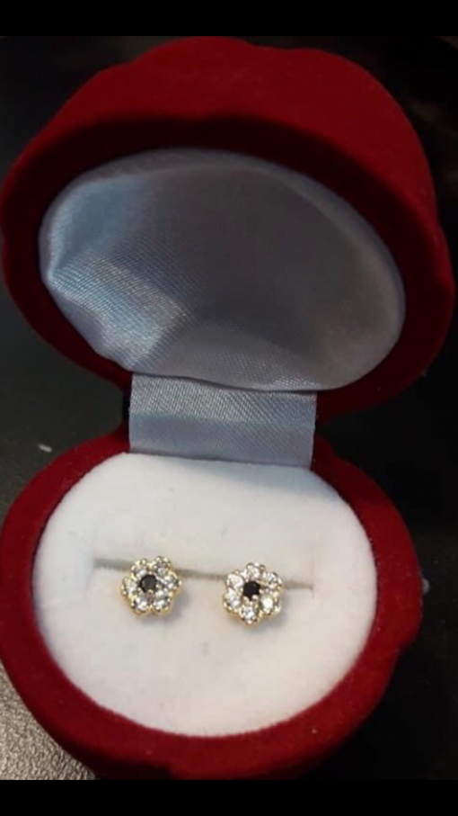 Aros flor circón 1.3 grs Oro 18k 1