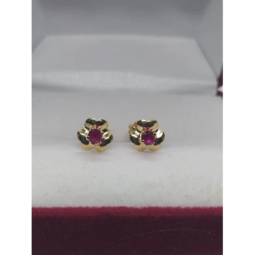 Aros trébol rubí 1.3 grs Oro 18k
