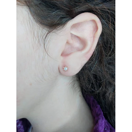 Aros pistilo perla cultivada 3.5 mm 1.2 grs Oro 18k