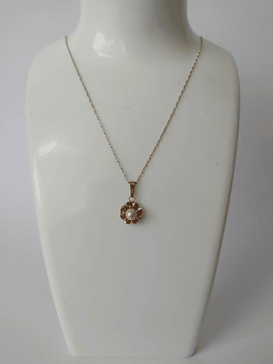 Cadena limada 50 cm y colgante flor Perla cultivada 3.8 grs Oro 18k