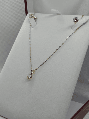 Conjunto punto de luz cadena 50 cm más aros 4.2 grs Oro 18k