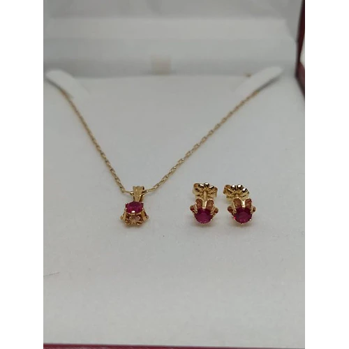 Conjunto cadena más aros Chatón italiano rubí 4.1 grs Oro 18k