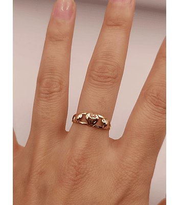 Anillo tres corazones 1.4 grs de oro 18k