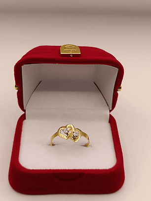 Anillo doble corazón con circones 1.4 grs Oro 18k