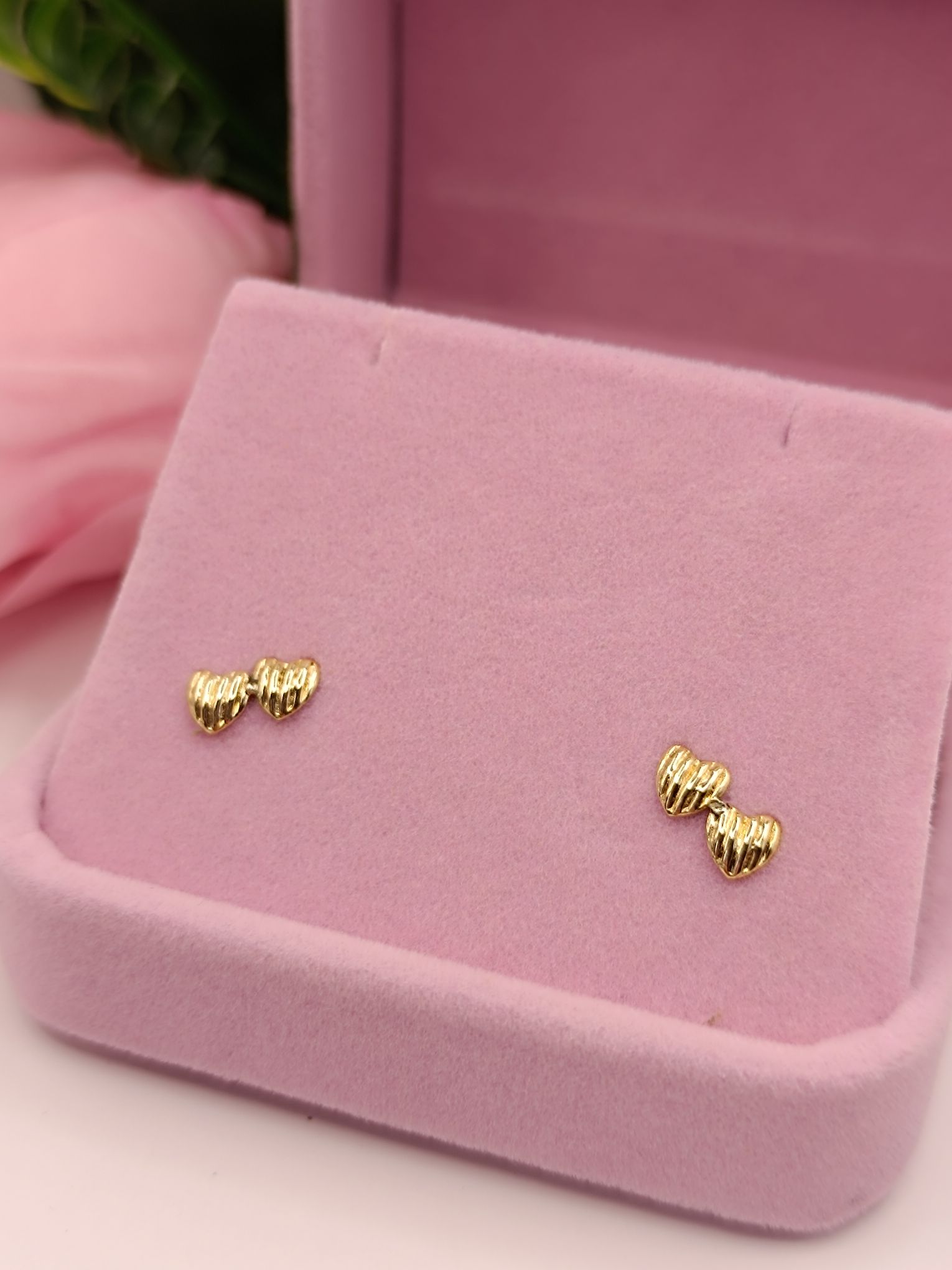 Aros doble corazón satinados 8.5 mm 0.8 grs Oro 18k  1