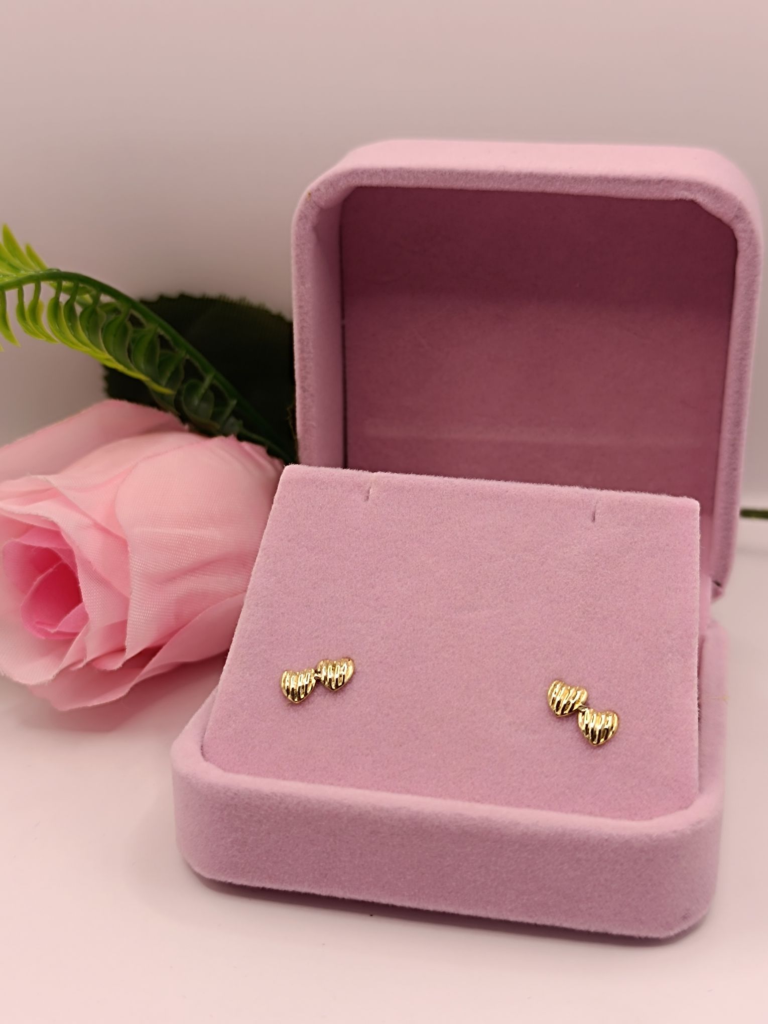 Aros doble corazón satinados 8.5 mm 0.8 grs Oro 18k  3