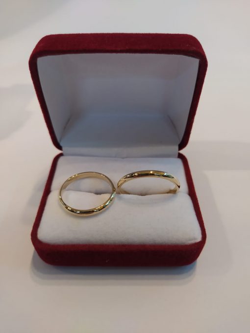 Argollas modelo inglés 3 mm 6 grs Oro 18k 3