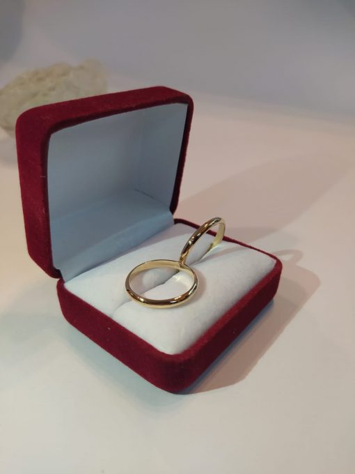 Argollas modelo inglés 3 mm 6 grs Oro 18k 4