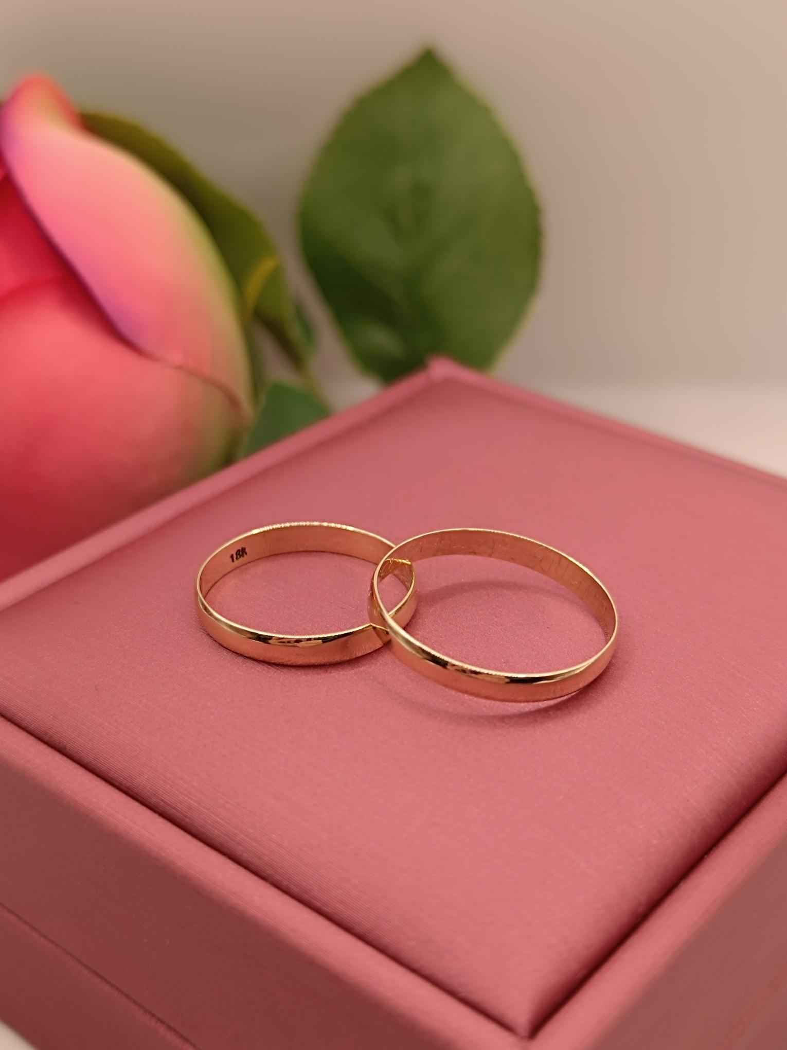 Argollas media caña 3 mm 2.5 grs Oro 18k 1